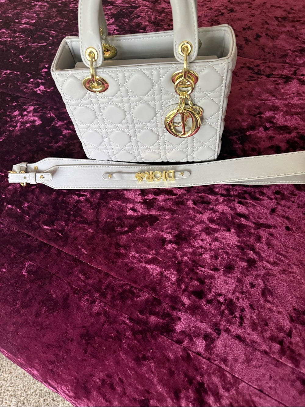 Source Unknown White Mini Quilted Tote with Gold Hardware